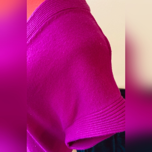 Barneys New York Cashmere Sweater w/ Capped Sleeves - Picture 3 of 7